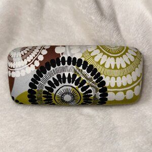 Vera Bradley*Clamshell Sunglasses Case in Cocoa Moss